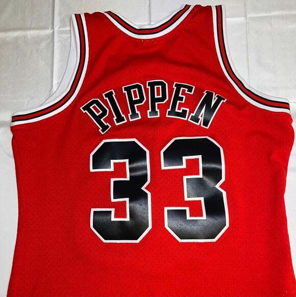 Mitchell & Ness Chicago Bulls  Pippen  Hardwood Classics Swingman Jersey  M - Picture 8 of 9